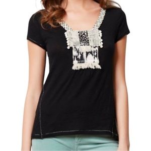 Anthropologie Meadow Rue Women’s black tee with embroidered accents, Sz XS